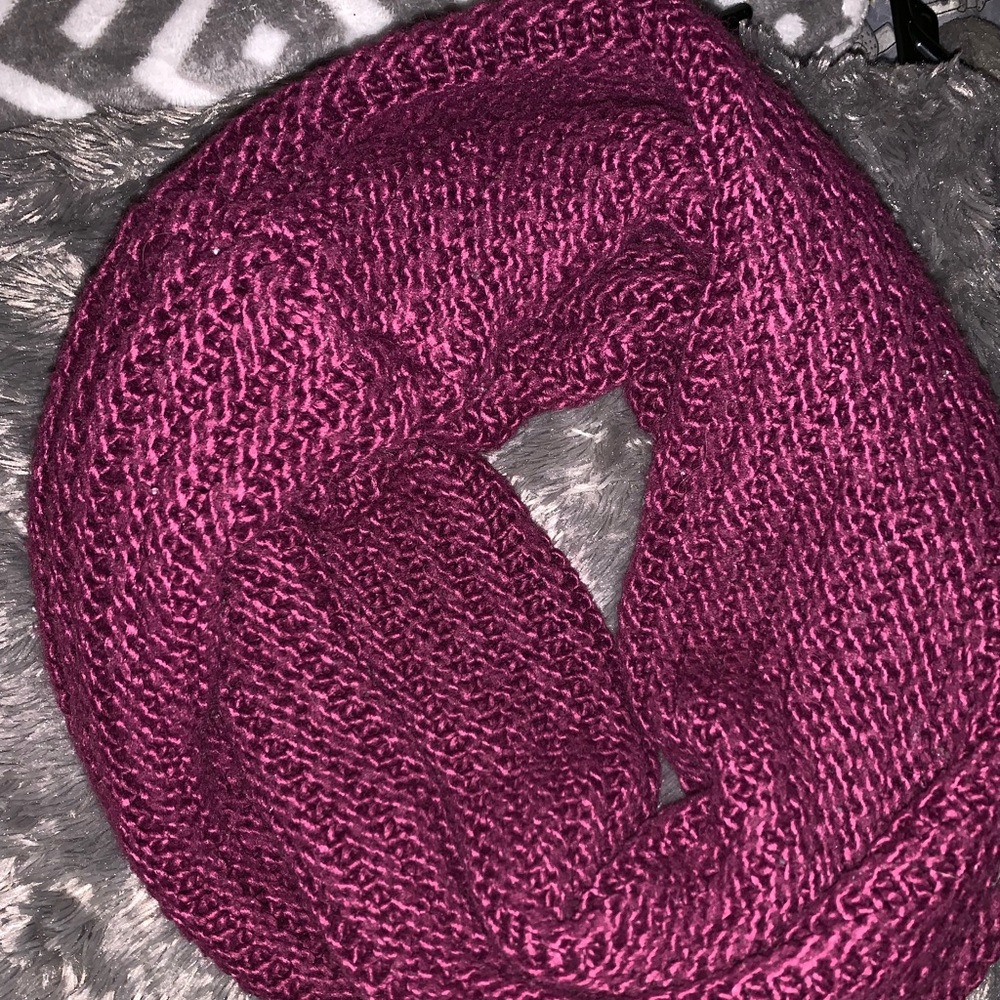 Knit scarf
